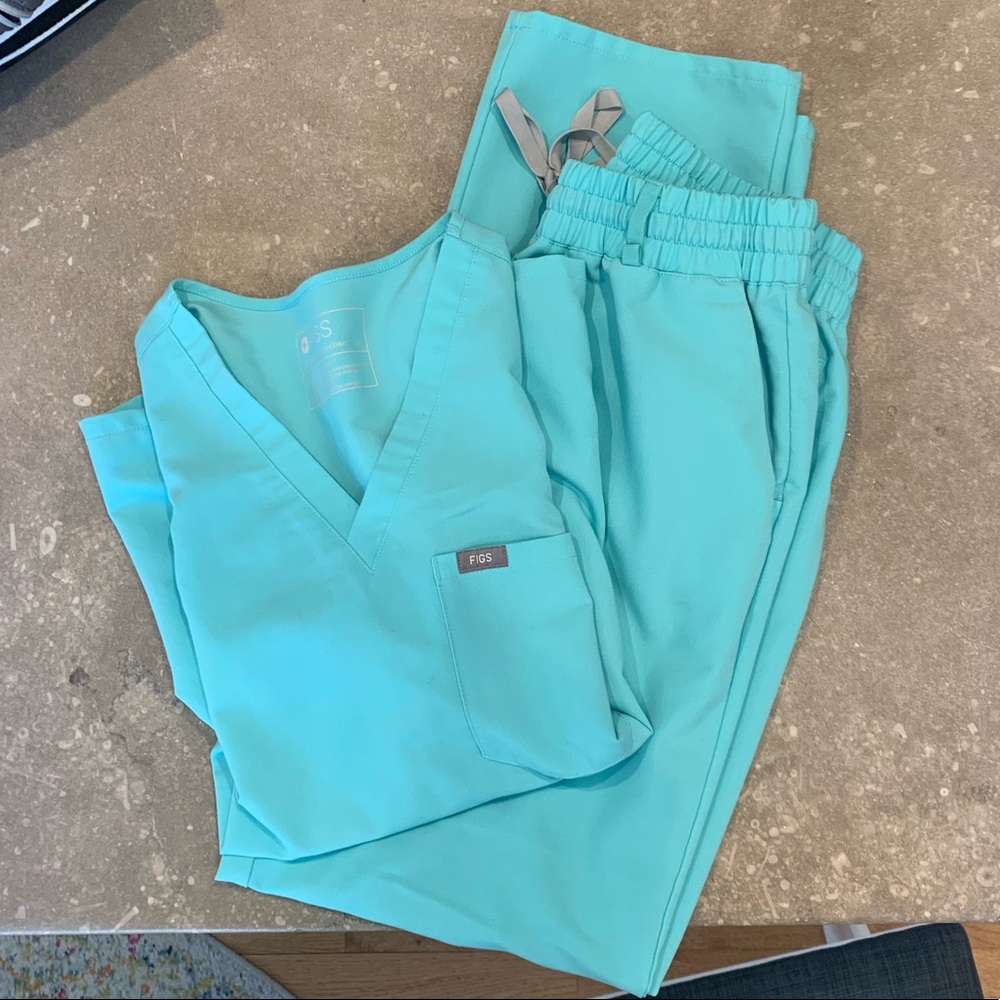 FIGS Aqua Catarina one pocket top & Sewell bottom